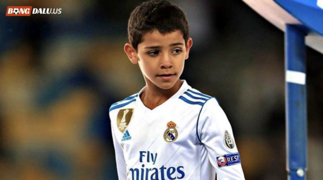 Ronaldo Jr bắt đầu hành trình theo đuổi đam mê tại học viện Real Madrid